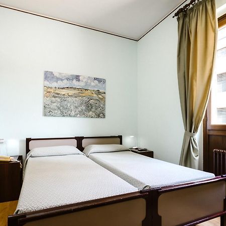 Hotel Meuble Moderno Laveno-Mombello Kültér fotó