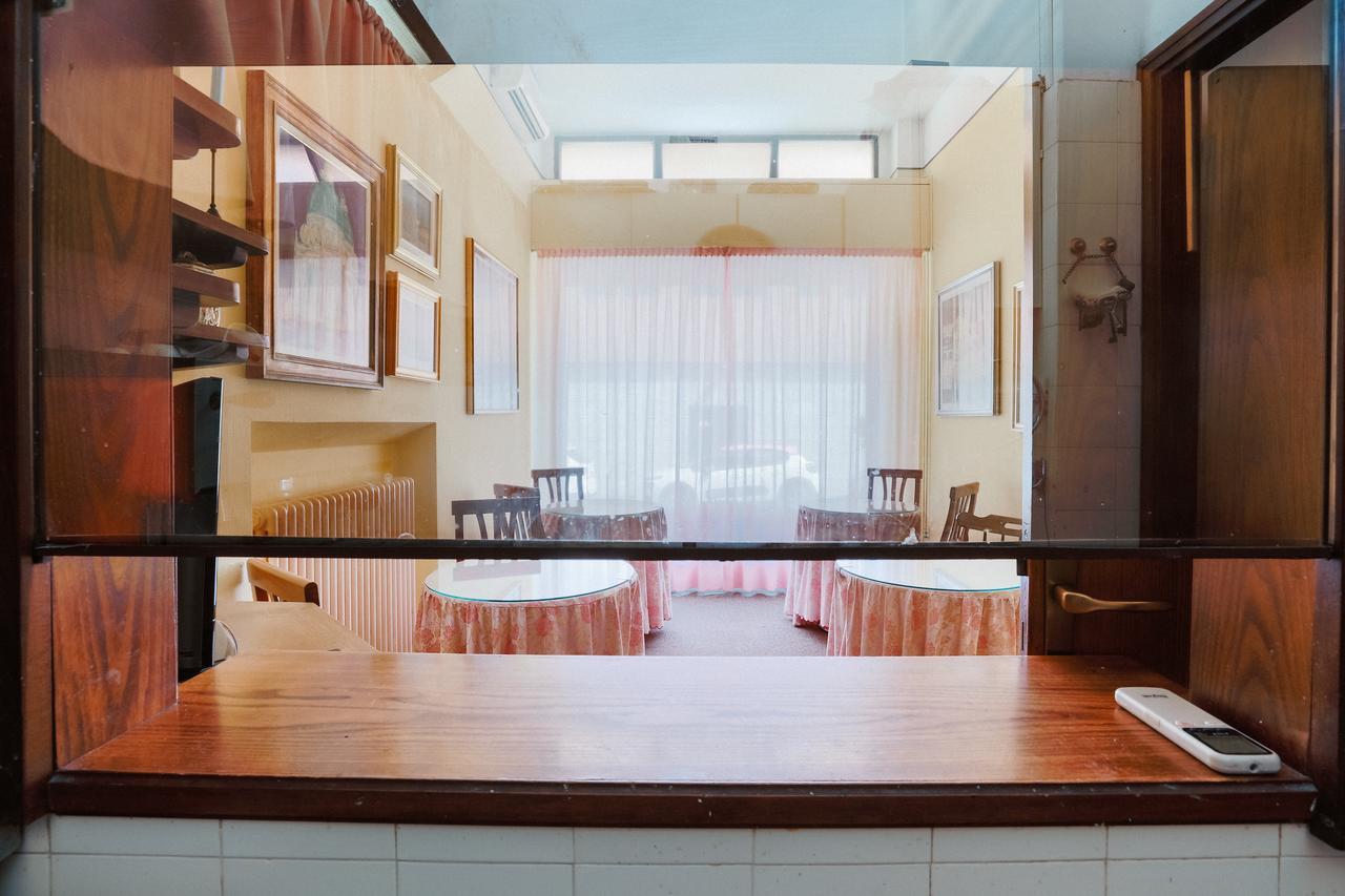Hotel Meuble Moderno Laveno-Mombello Kültér fotó